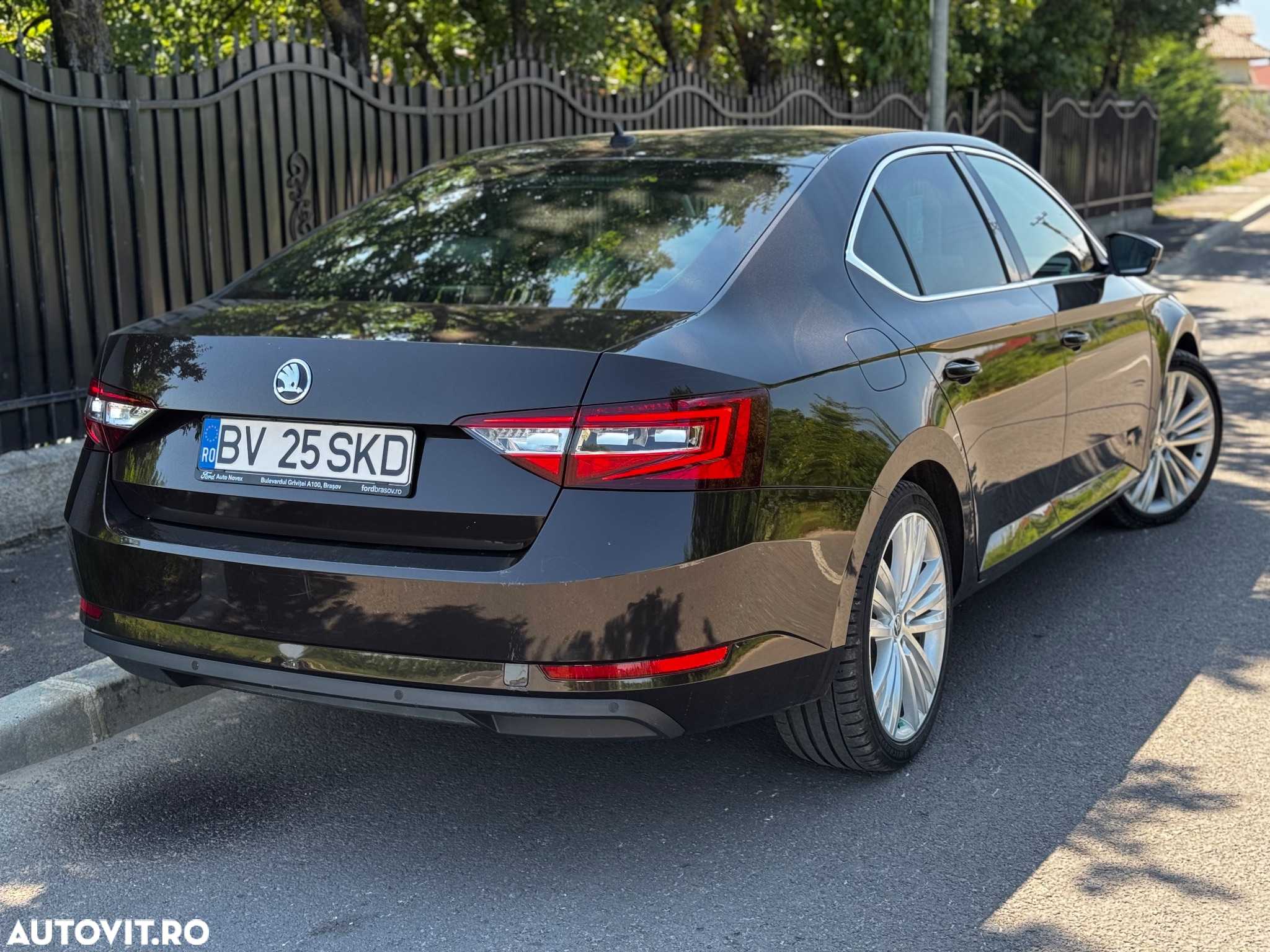 Skoda Superb 2.0 TDI DSG 4X4 Style - 27