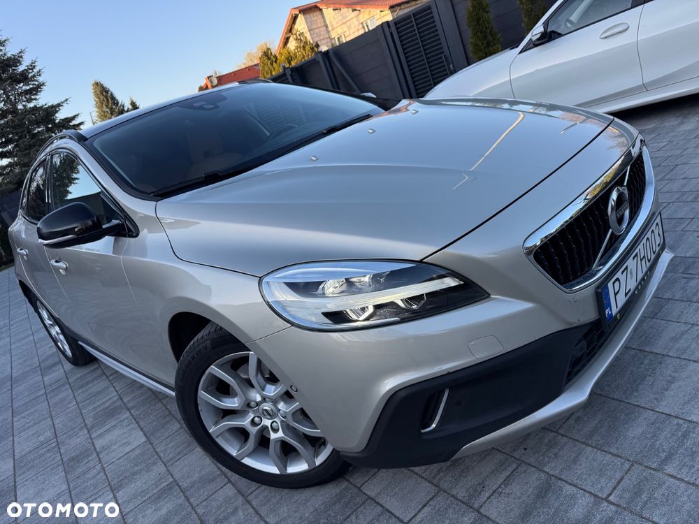 Volvo V40 Cross Country T4 AWD Geartronic Summum - 2