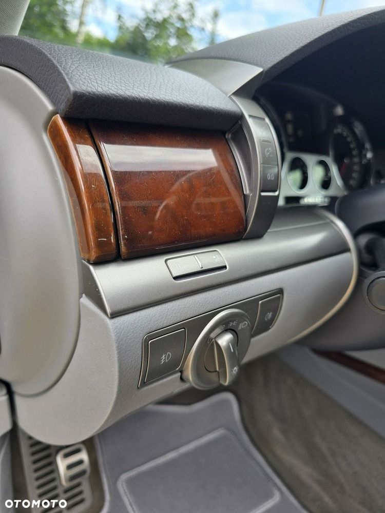 Volkswagen Phaeton - 22