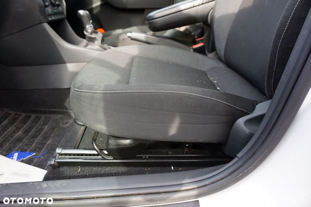 FOTEL PRZEDNI LEWY RAPID NH3 HB  SKODA 2012-2019 - 3