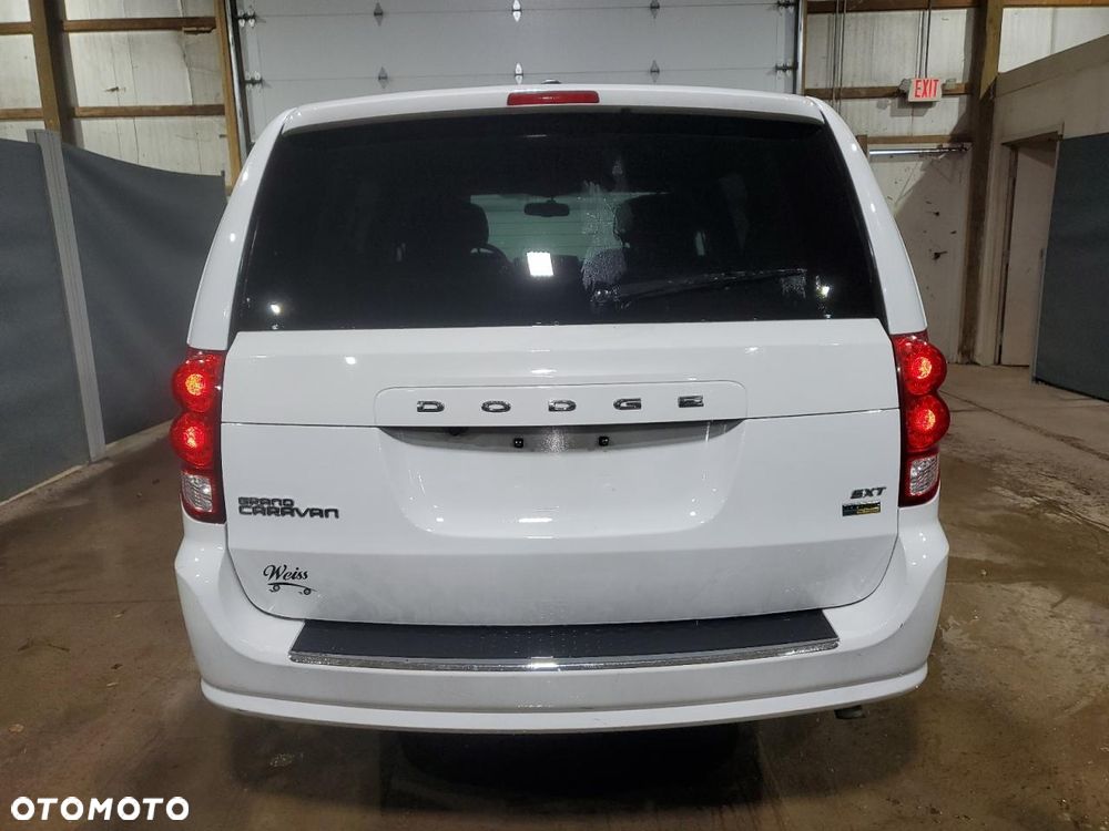 Dodge Grand Caravan - 6