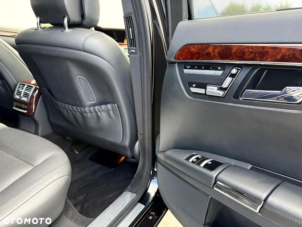 Mercedes-Benz Klasa S 500 4Matic 7G-TRONIC - 27