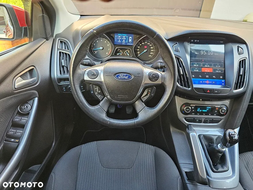 Ford Focus 1.6 EcoBoost Titanium - 26