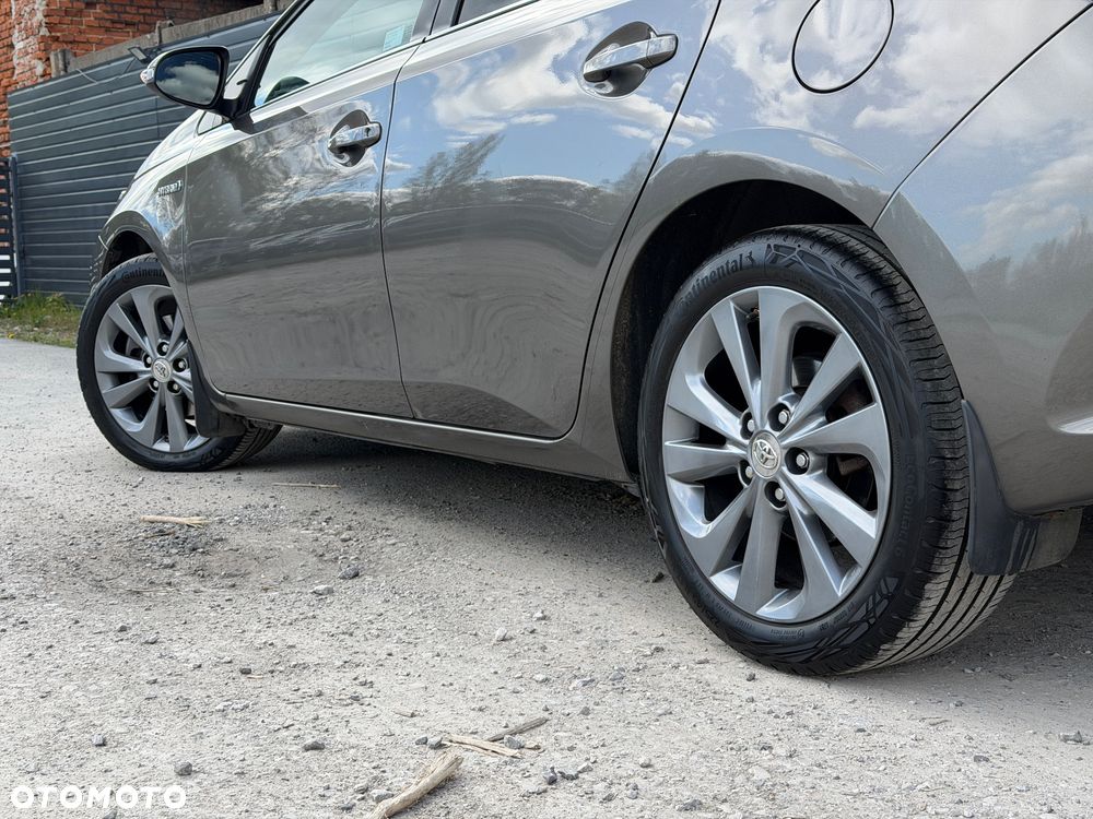 Toyota Auris Hybrid 135 Prestige - 11
