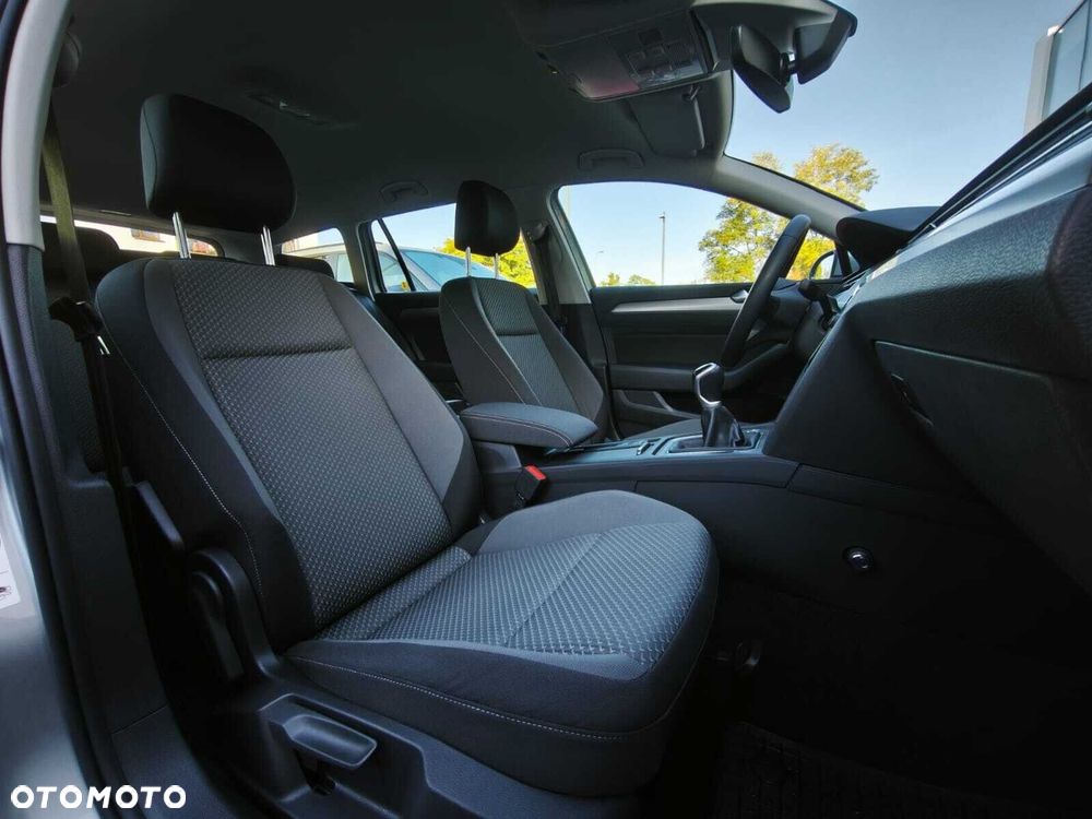 Volkswagen Passat Variant 1.5 TSI EVO Essence - 18