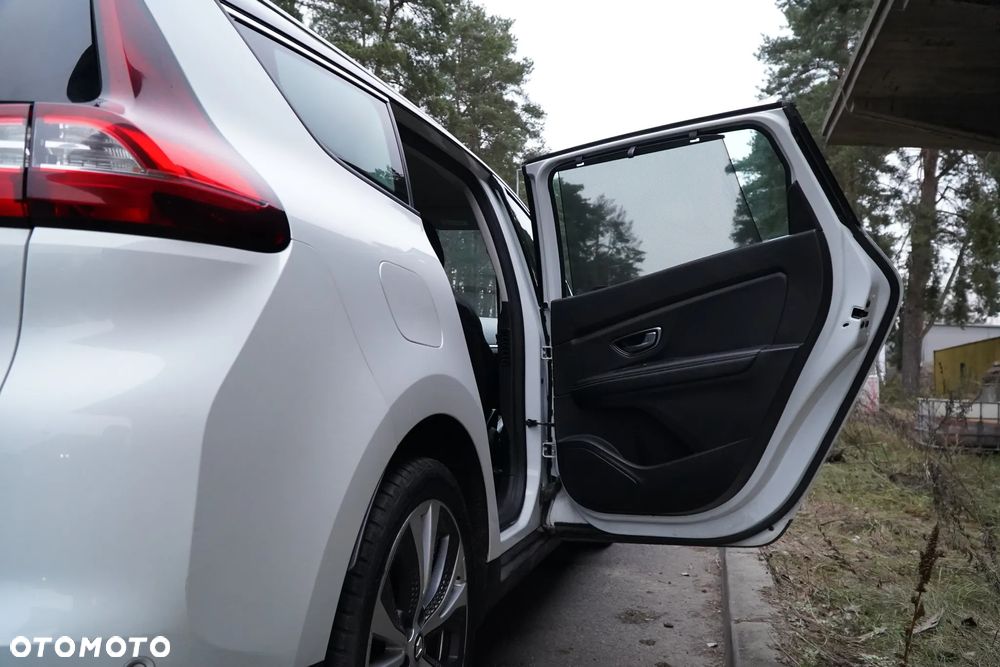 Renault Grand Scenic - 28