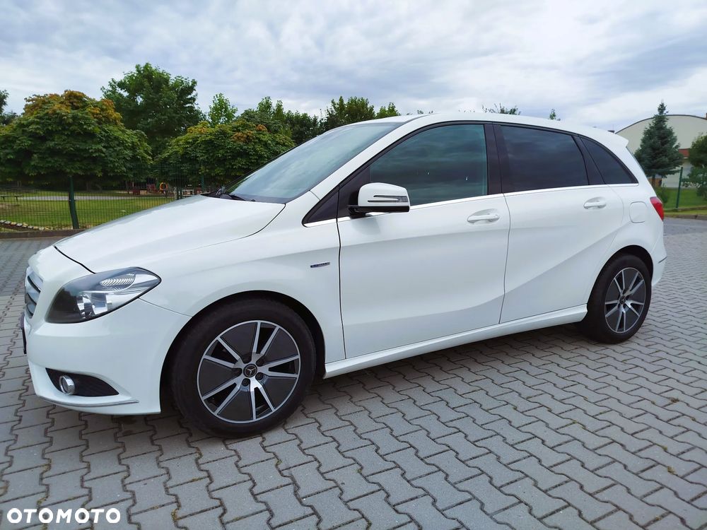 Mercedes-Benz Klasa B 180 CDI (BlueEFFICIENCY) - 21