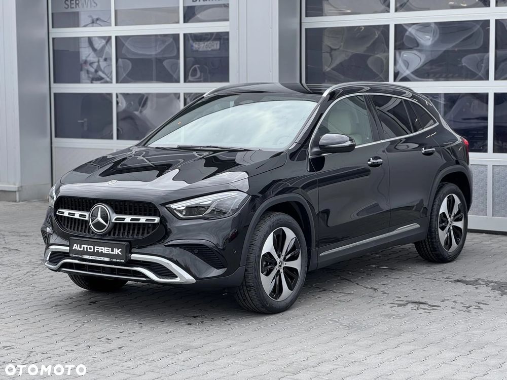 Mercedes-Benz GLA 200 Progressive - 4