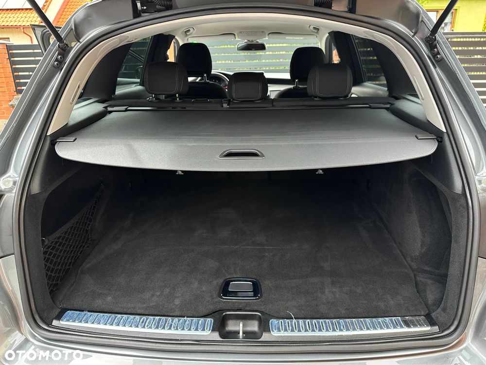 Mercedes-Benz GLC 250 4Matic 9G-TRONIC Exclusive - 28