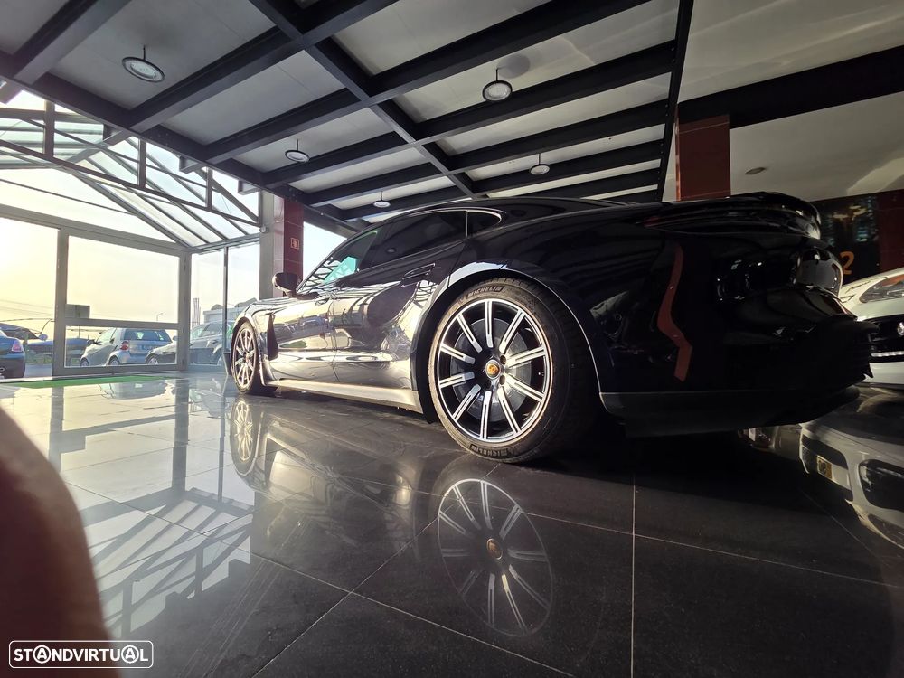 Porsche Taycan 4S bateria Performance Plus - 10