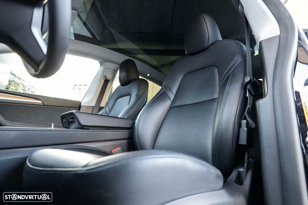 Tesla Model Y Long Range Dual Motor AWD - 10