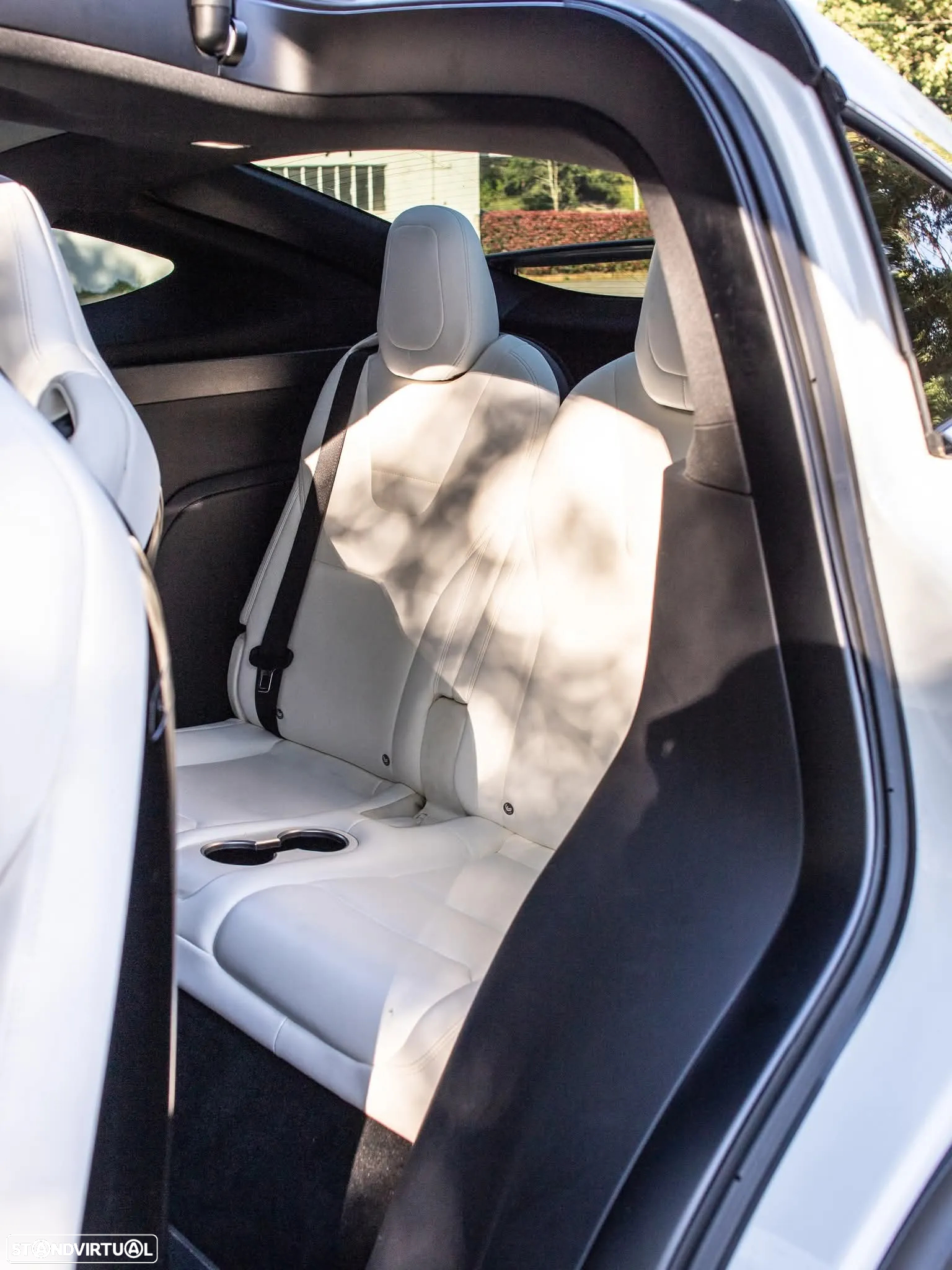 Tesla Model X 90D - 7