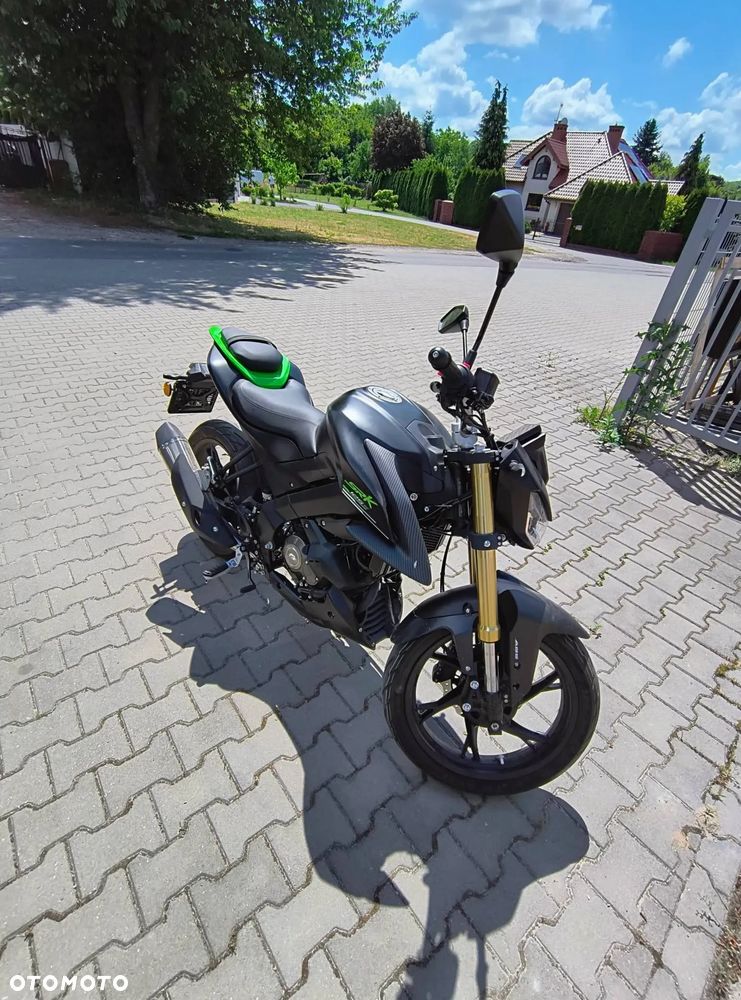 QJMOTOR SRK 125S - 3