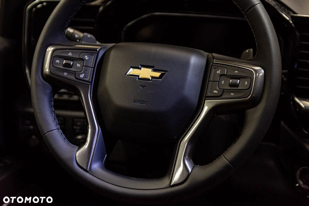 Chevrolet Silverado - 21
