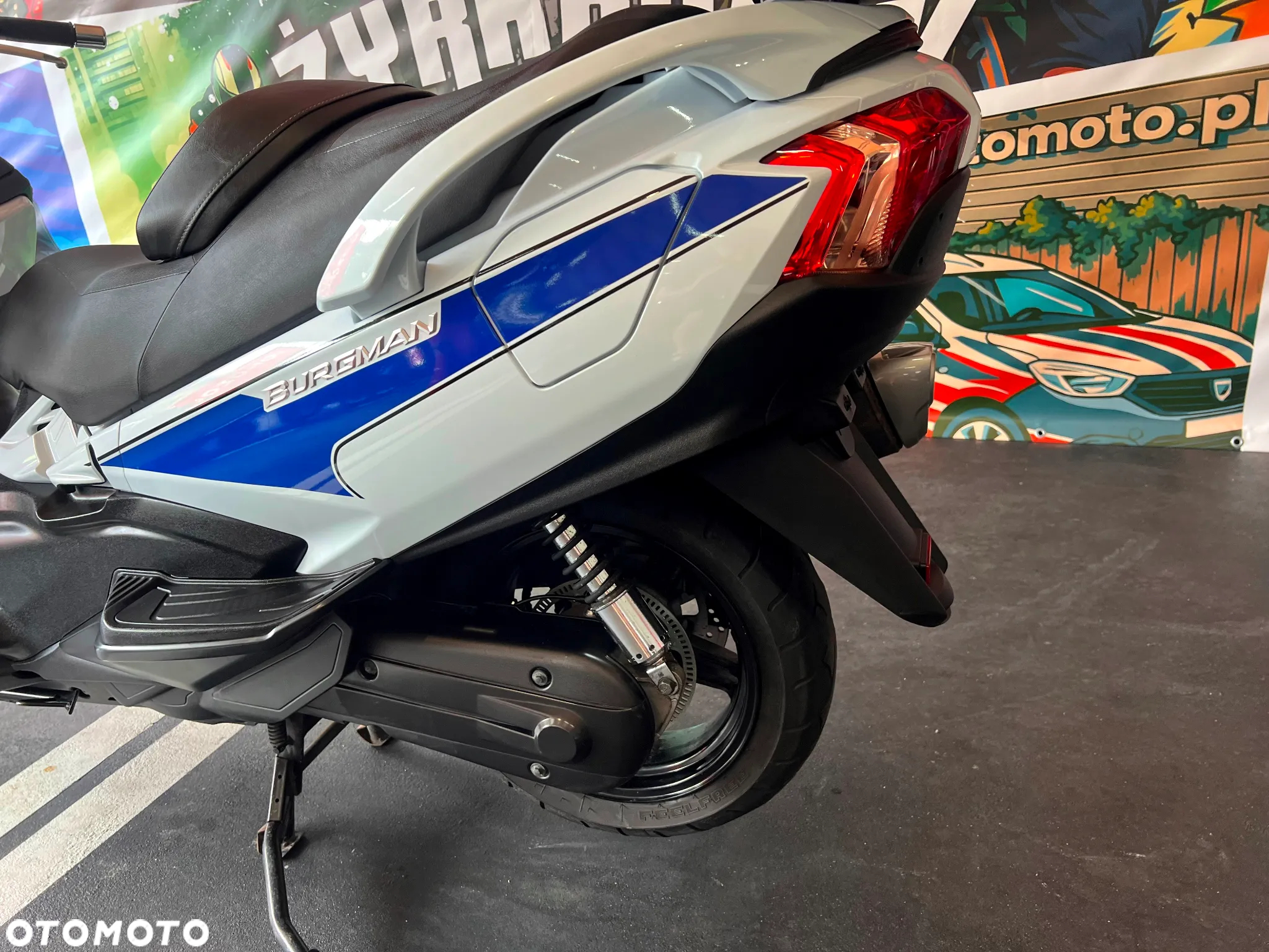 Suzuki Burgman - 13