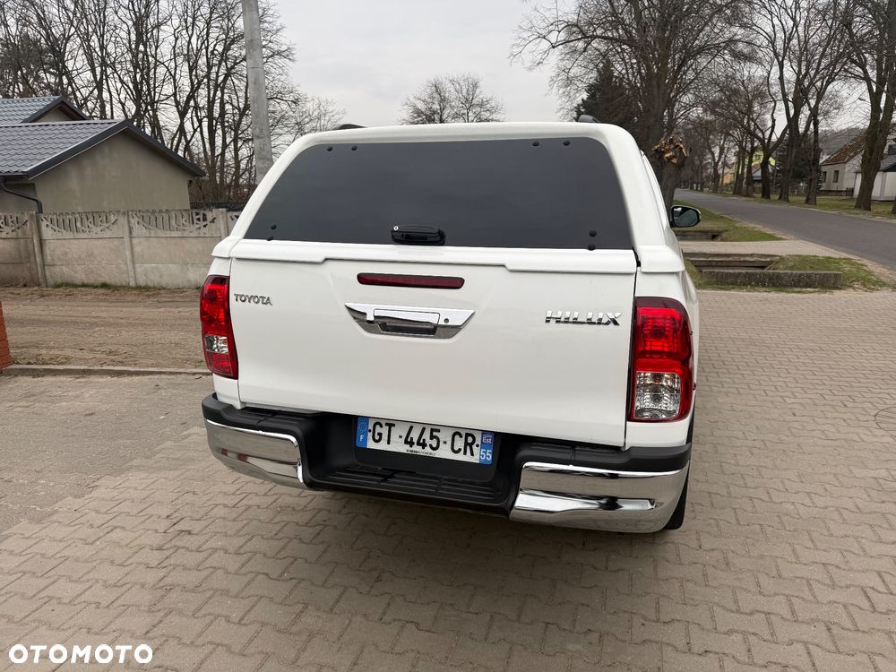 Toyota Hilux - 12