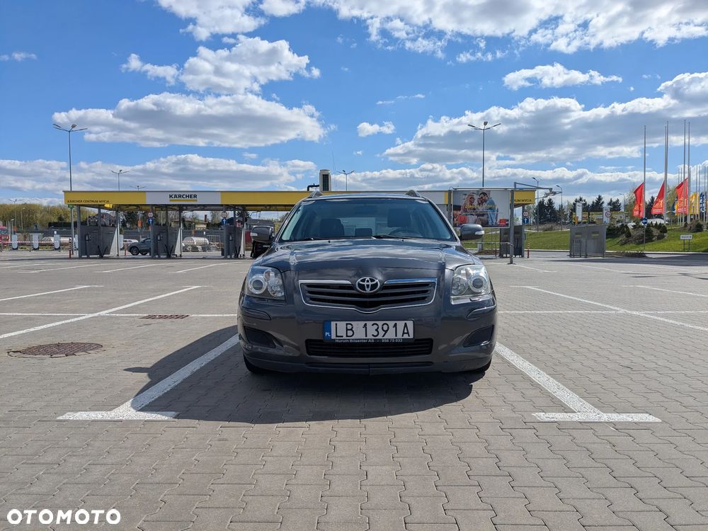 Toyota Avensis 1.6 VVT-i Luna - 4