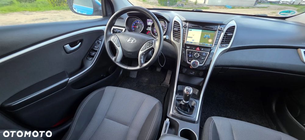 Hyundai i30 blue 1.4 Style - 16
