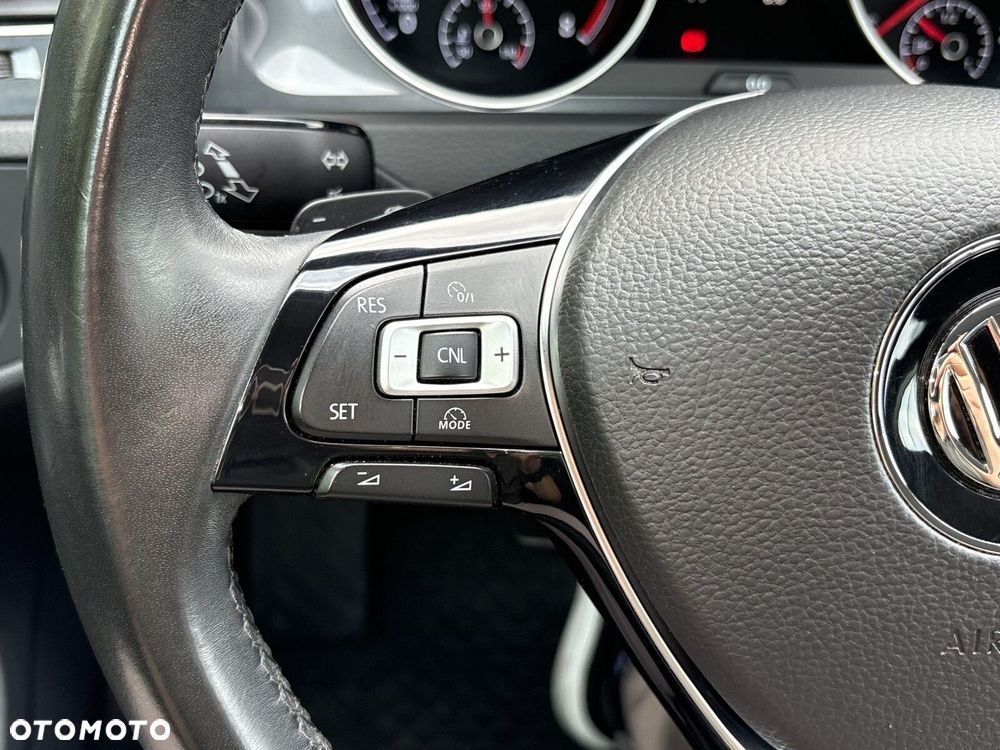 Volkswagen Golf 1.4 TSI BMT Comfortline DSG - 19