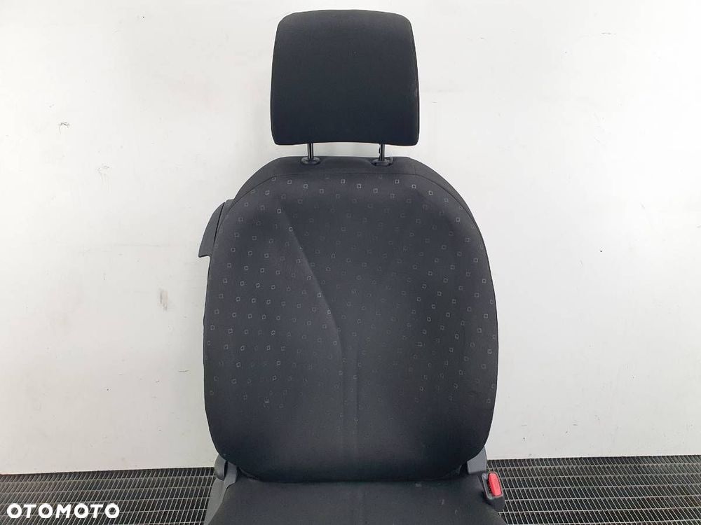FOTEL PRZÓD PRAWY TOYOTA YARIS II 3D EUROPA - 3