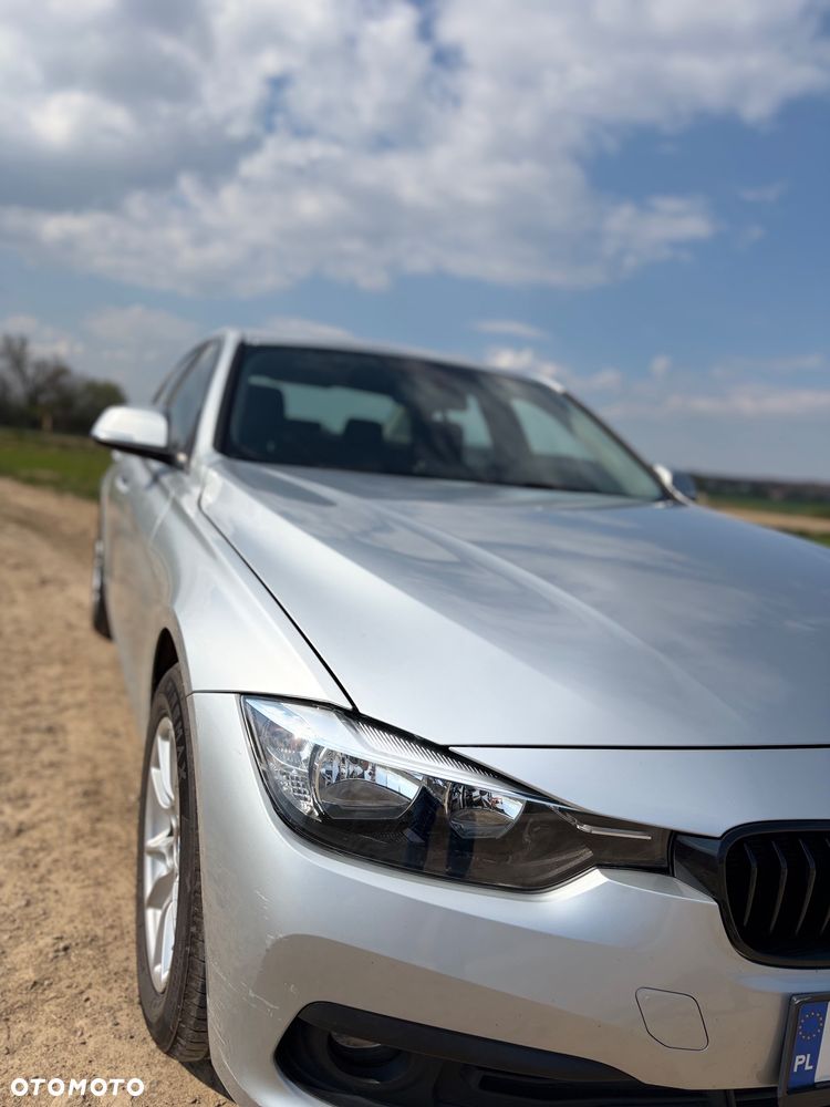BMW Seria 3 318d - 22