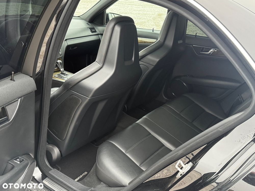 Mercedes-Benz Klasa C 63 AMG 7G-TRONIC - 15