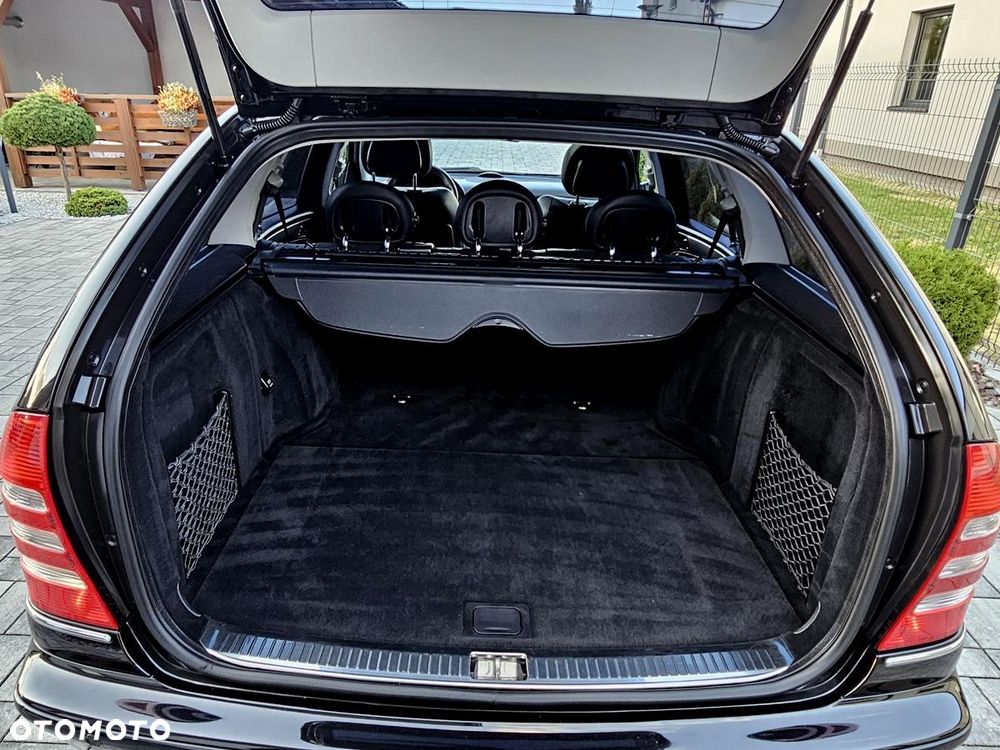 Mercedes-Benz Klasa C 300 7G-TRONIC Avantgarde - 31