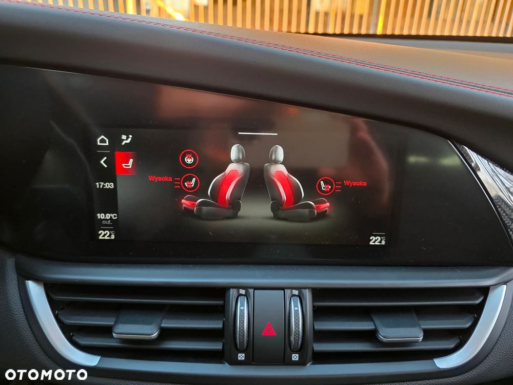 Alfa Romeo Giulia 2.0 Turbo 16V AT8-Q4 Estrema - 19