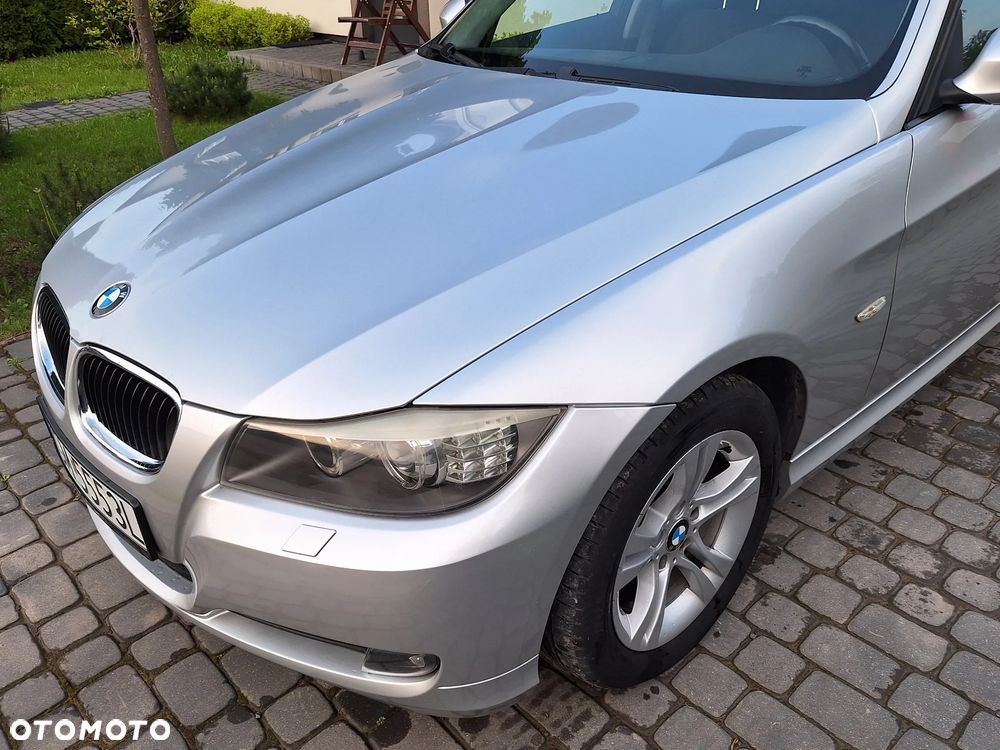 BMW Seria 3 318i - 4