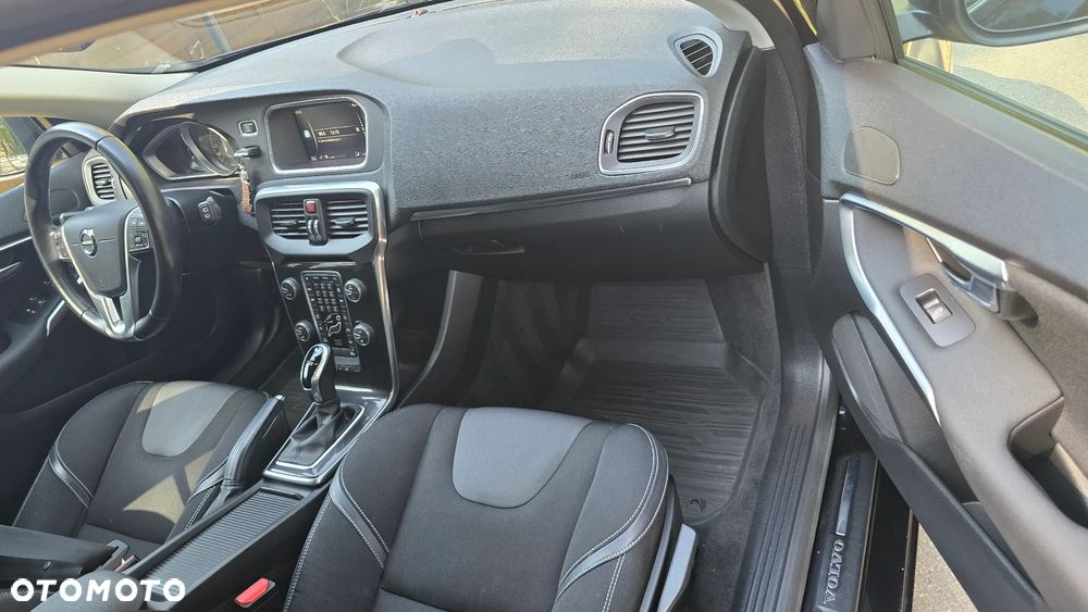 Volvo V40 T4 Drive-E Momentum - 16