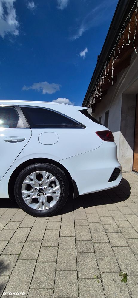 Kia Ceed 1.5 T-GDI M - 11