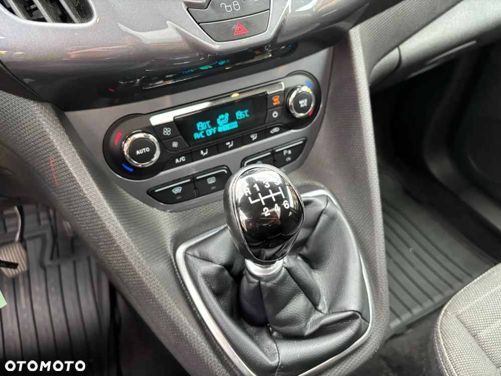 Ford Tourneo Connect 1.5 TDCi Start-Stop Titanium - 27