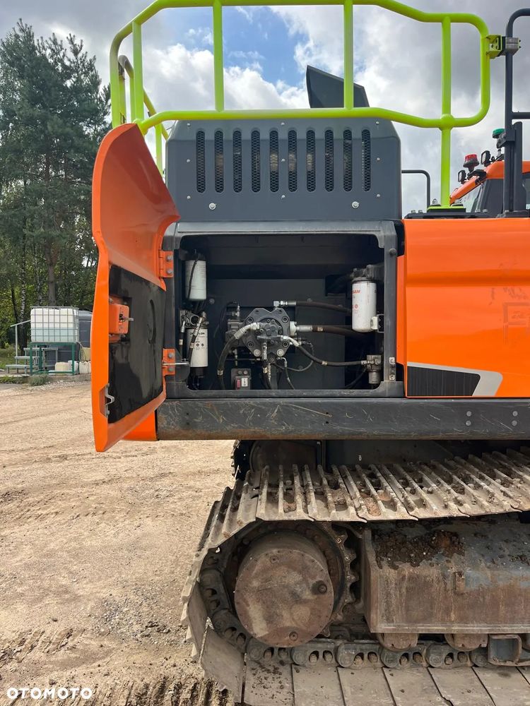 Doosan DX 300  LC - 7 KOPARKA GĄSIENICOWA - 28