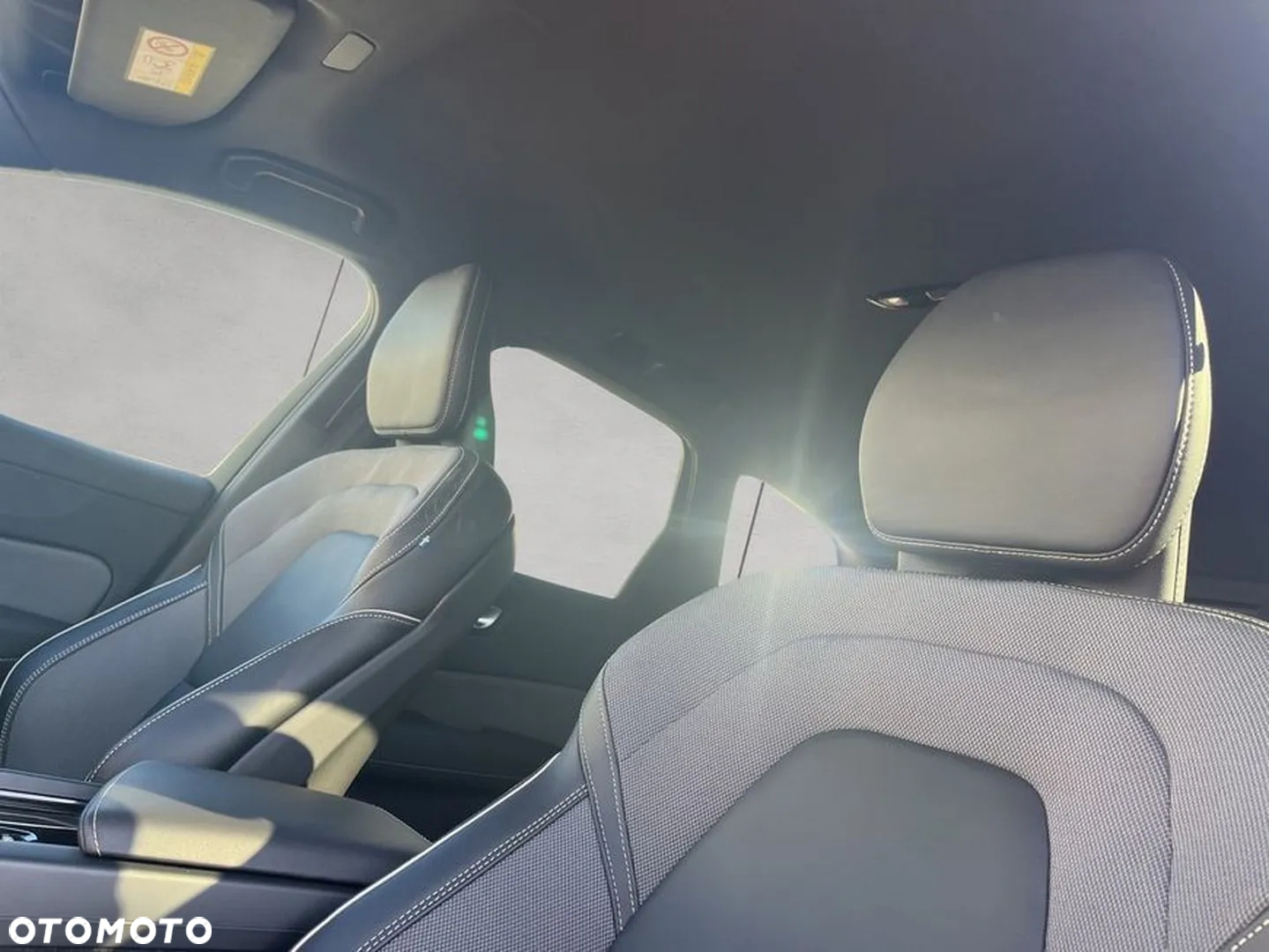 Volvo XC 60 B4 B Plus Dark - 16