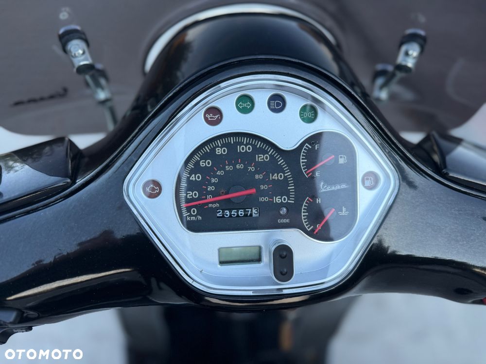 Piaggio Vespa - 27