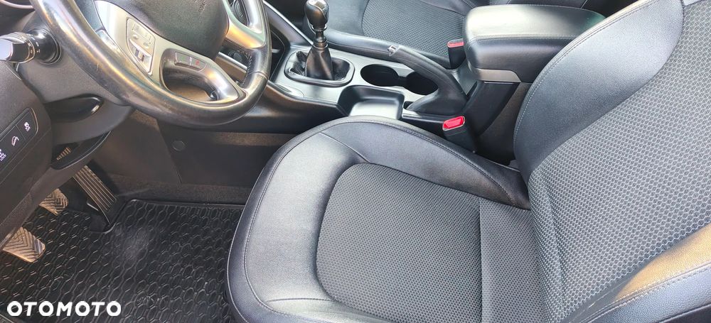 Hyundai ix35 2.0 CRDi 4WD Premium - 11