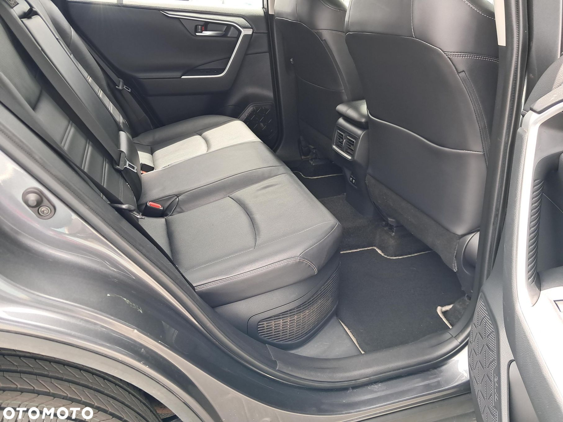 Toyota RAV4 - 22