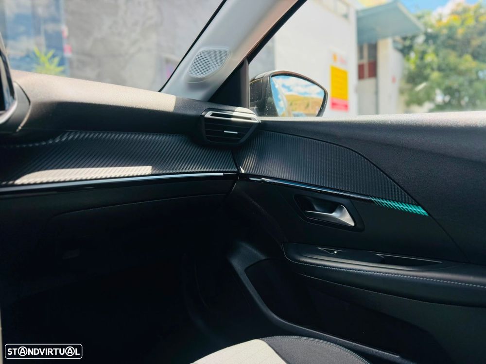 Peugeot 208 1.2 PureTech Allure Pack - 32