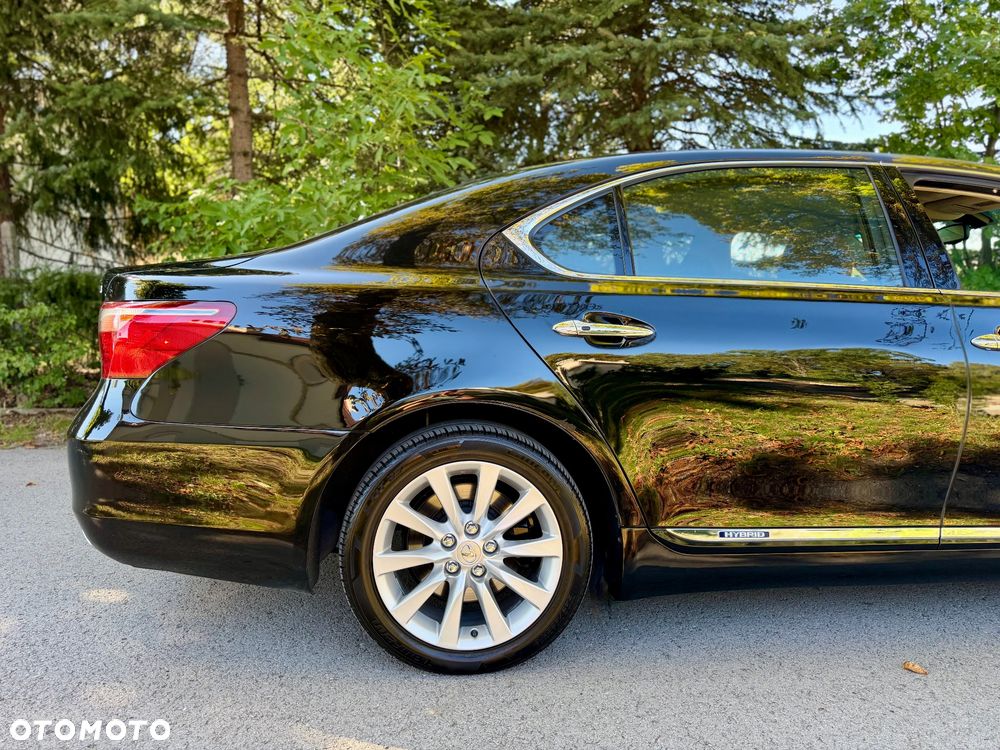 Lexus LS - 8