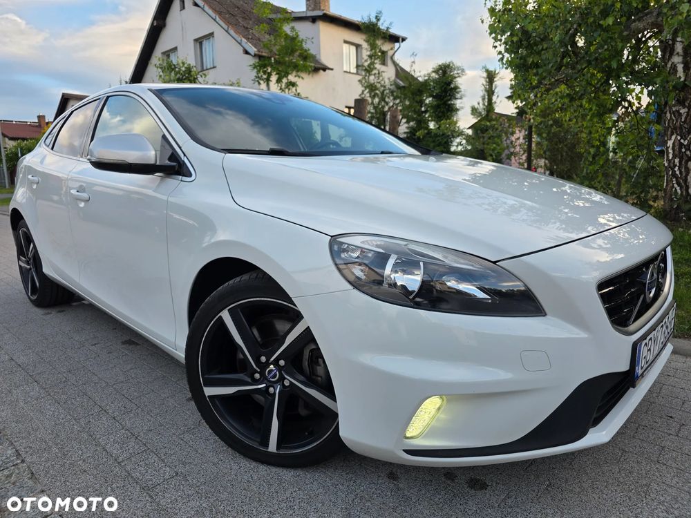 Volvo V40 D4 Drive-E R-Design Momentum - 17