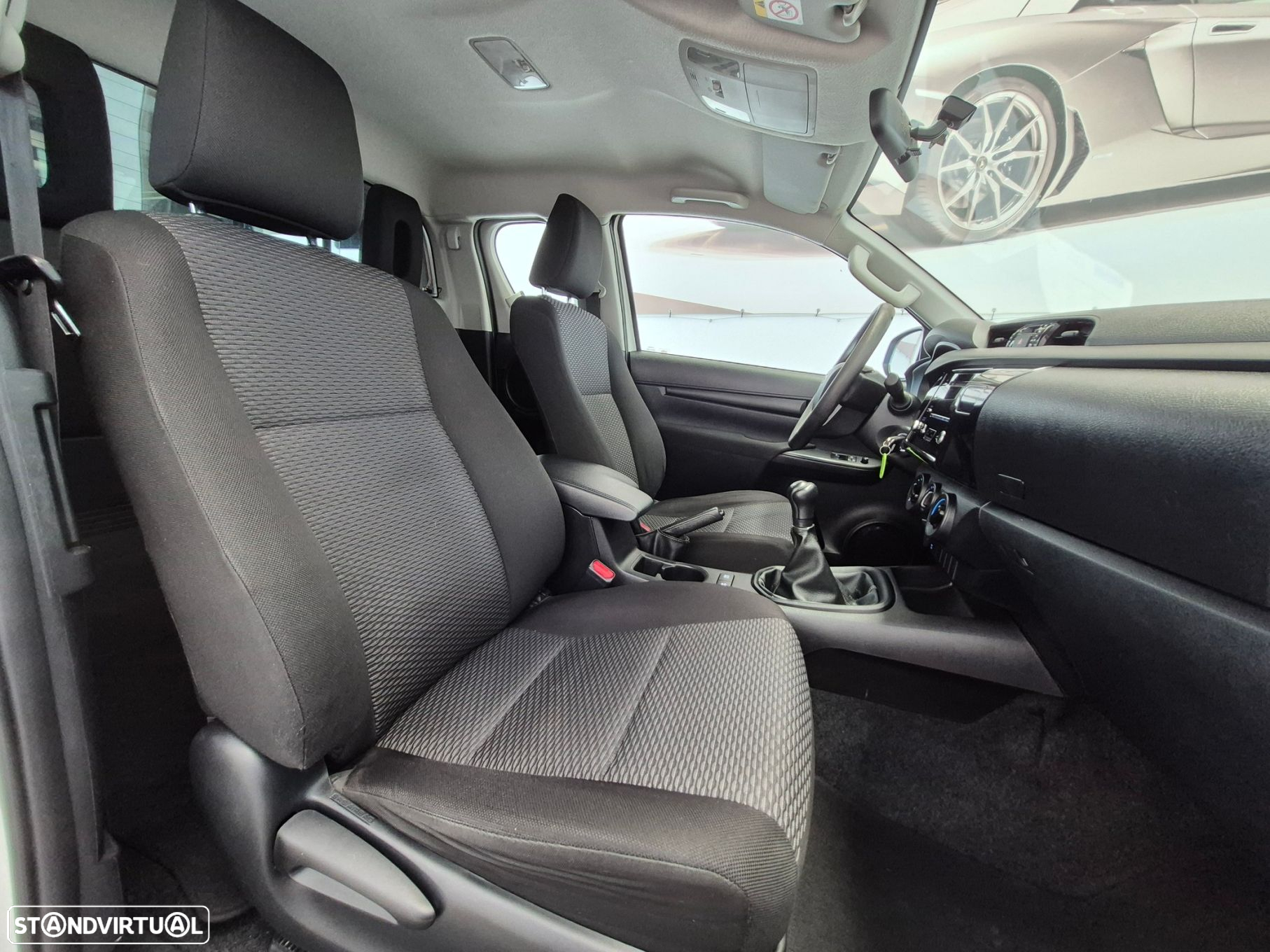Toyota Hilux 2.4 D-4D 2WD CD - 22