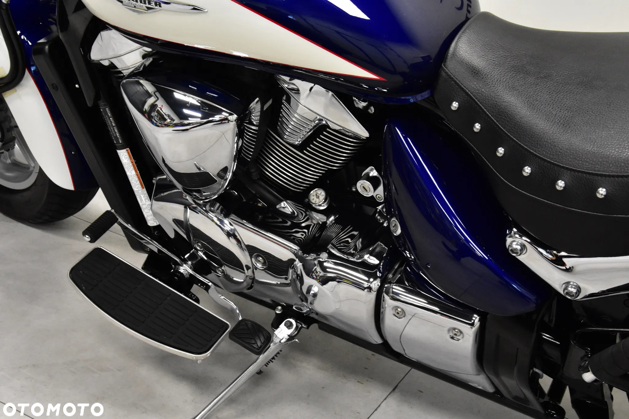 Suzuki Intruder - 38