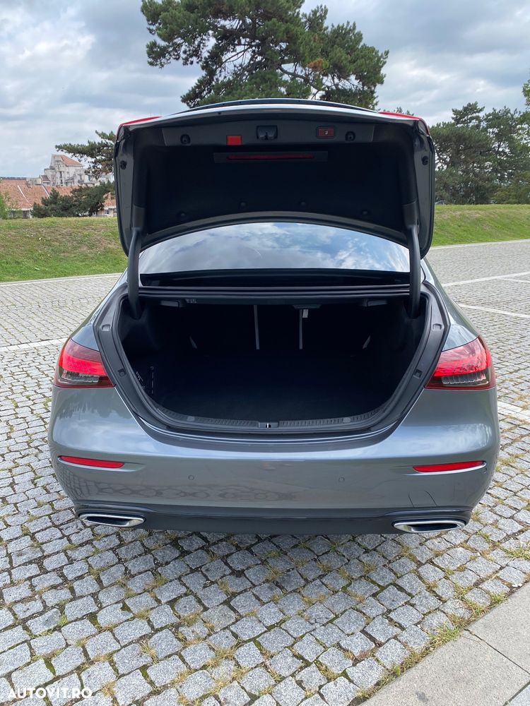 Mercedes-Benz E 220 d T 9G-TRONIC Avantgarde - 23