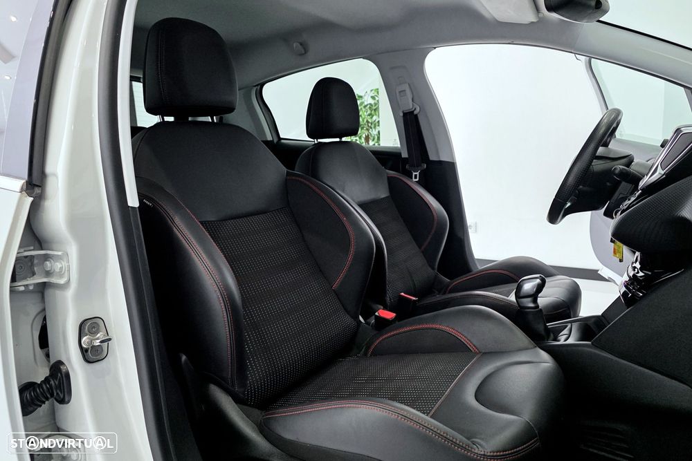Peugeot 208 1.2 PureTech GT Line - 13