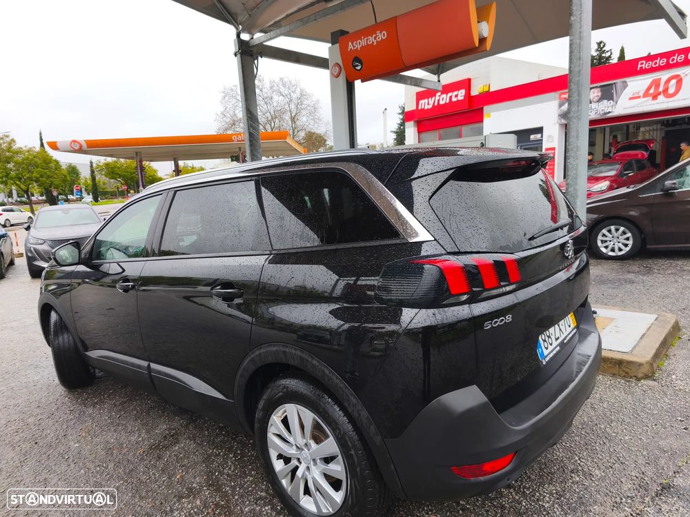 Peugeot 5008 - 3