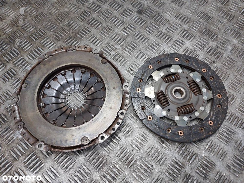 SPRZĘGŁO TARCZA + DOCISK GOLF V PLUS 1.6 FSI - 5