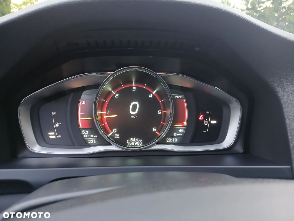 Volvo V60 D3 R-Design - 28