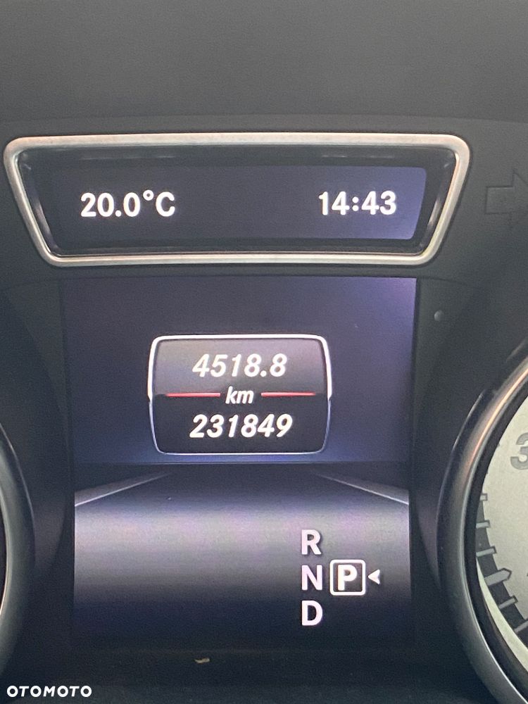 Mercedes-Benz CLA 250 7G-DCT - 13