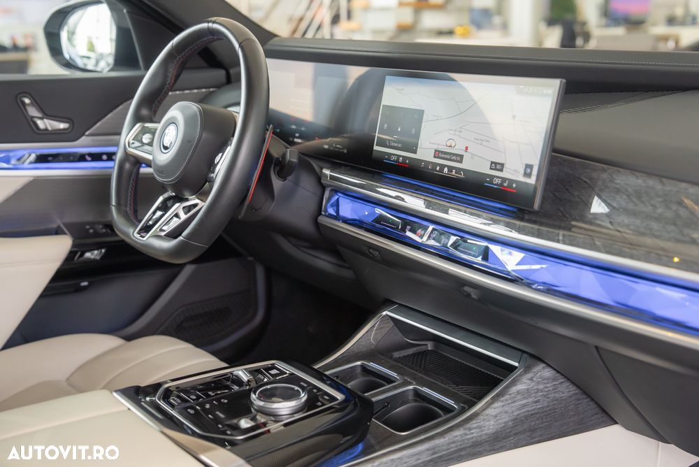 BMW M7 M760e xDrive - 22