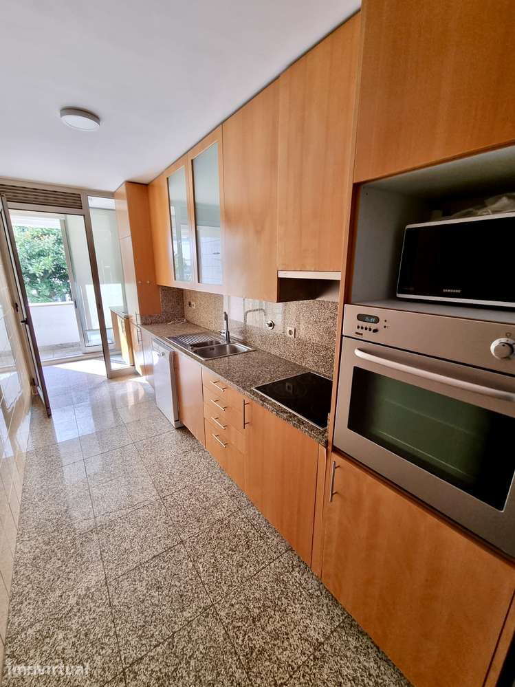 Apartamento T2 para Arrendamento - Próximo da Praia e Parque da Cidade - Grande imagem: 3/8